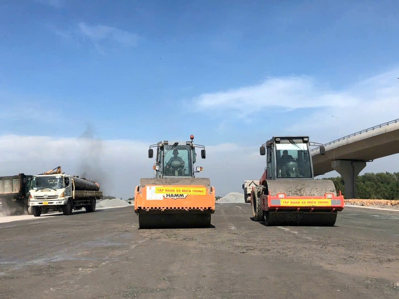 Nh&agrave; thầu cấp tập thi c&ocirc;ng th&ocirc;ng tuyến cao tốc Bi&ecirc;n H&ograve;a - Vũng T&agrave;u dịp 19/12- Ảnh 2.