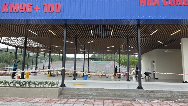 Hai điểm dừng xe đầu ti&ecirc;n tr&ecirc;n cao tốc Đ&agrave; Nẵng - Quảng Ng&atilde;i chuẩn bị khai th&aacute;c- Ảnh 4.