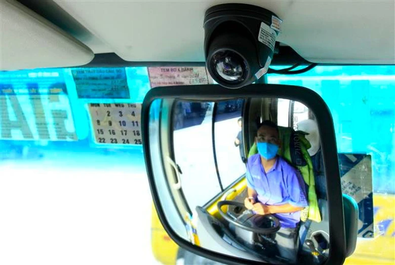 Camera giám sát xe khách: Lắp đúng chuẩn để không “tiền mất, tật mang”- Ảnh 2. Camera giám sát xe khách: Lắp đúng chuẩn để không “tiền mất, tật mang”- Ảnh 2.