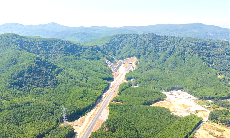 To&agrave;n cảnh cao tốc 20.000 tỷ đồng trước giờ th&ocirc;ng xe kỹ thuật- Ảnh 12.