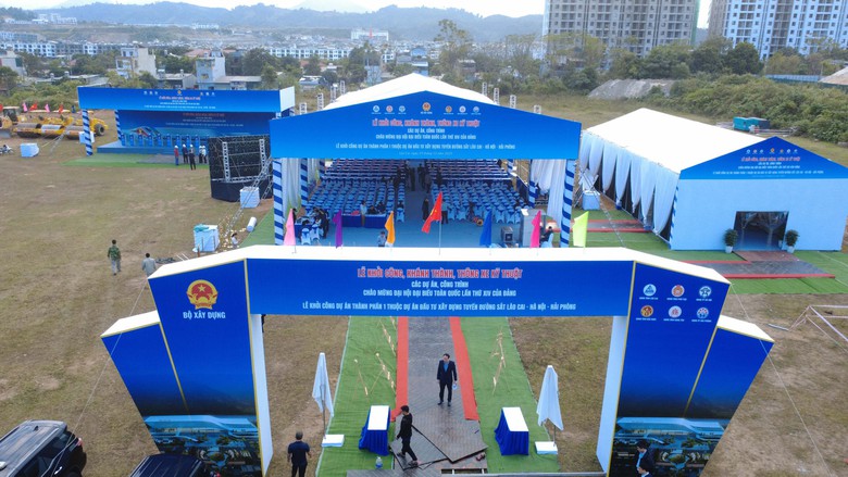 Thứ trưởng Nguyễn Danh Huy kiểm tra c&ocirc;ng t&aacute;c chuẩn bị lễ khởi c&ocirc;ng dự &aacute;n đường sắt L&agrave;o Cai- Ảnh 4.