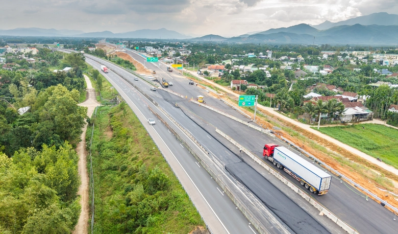 To&agrave;n cảnh cao tốc 20.000 tỷ đồng trước giờ th&ocirc;ng xe kỹ thuật- Ảnh 3.