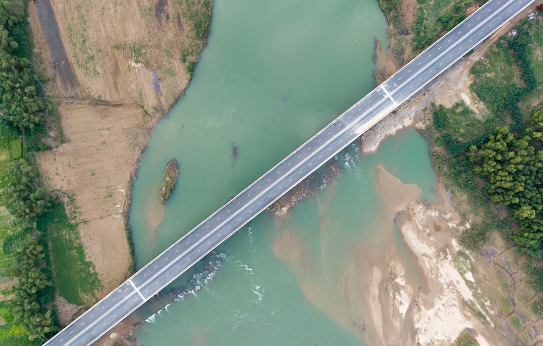 To&agrave;n cảnh cao tốc 20.000 tỷ đồng trước giờ th&ocirc;ng xe kỹ thuật- Ảnh 6.