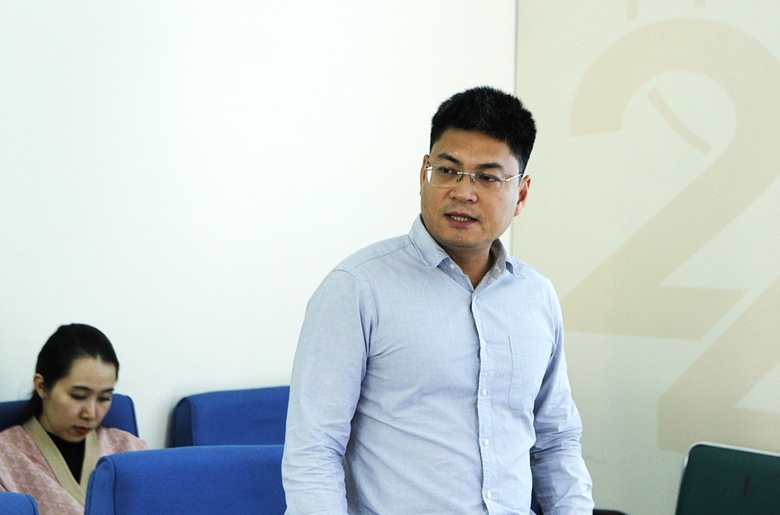 ThS.KTS Nguyễn Quốc Ho&agrave;ng, chủ nhiệm đề t&agrave;i đ&atilde; nghi&ecirc;m t&uacute;c tiếp thu c&aacute;c &yacute; kiến của Hội đồng nghiệm thu.