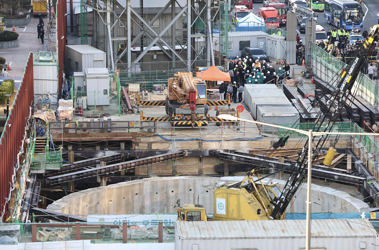 H&agrave;n Quốc: Sập c&ocirc;ng trường x&acirc;y dựng đường sắt ngầm ở độ s&acirc;u 70 m&eacute;t- Ảnh 1.