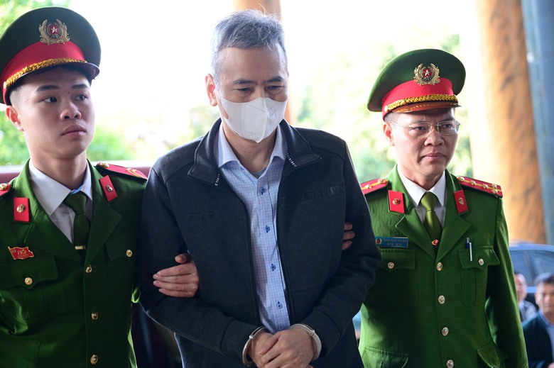 Cựu Chủ tịch Tập đoàn Thuận An nộp khắc phục thêm 47 tỷ đồng, ra tòa xin giảm án- Ảnh 3. Cựu Chủ tịch Tập đoàn Thuận An nộp khắc phục thêm 47 tỷ đồng, ra tòa xin giảm án- Ảnh 3.