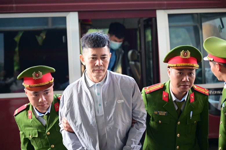 Cựu Chủ tịch Tập đoàn Thuận An nộp khắc phục thêm 47 tỷ đồng, ra tòa xin giảm án- Ảnh 1. Cựu Chủ tịch Tập đoàn Thuận An nộp khắc phục thêm 47 tỷ đồng, ra tòa xin giảm án- Ảnh 1.