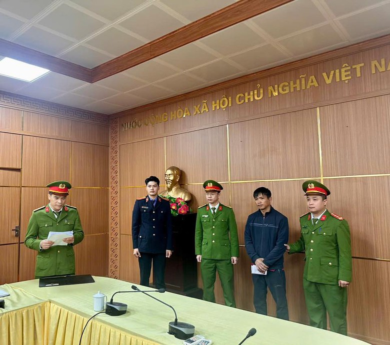 Bắt giam đối tượng sản xuất, bu&ocirc;n b&aacute;n nước giải kh&aacute;t giả ở Tuy&ecirc;n Quang- Ảnh 1.