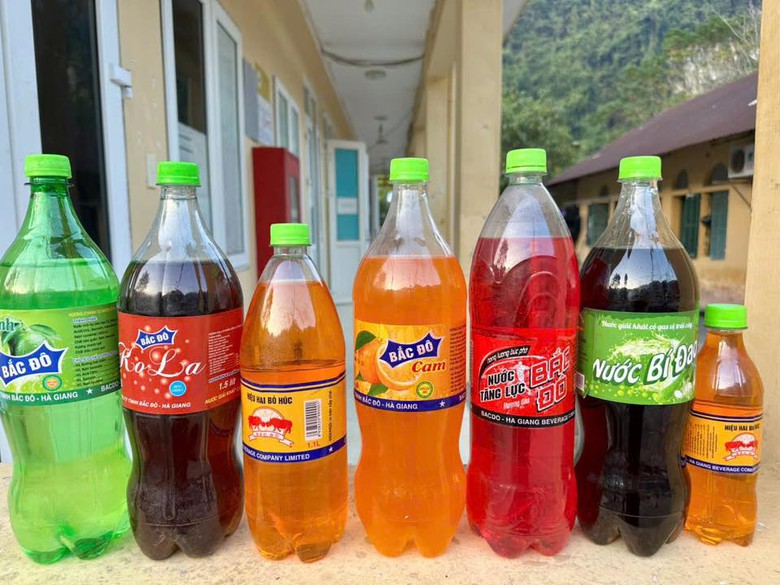 Bắt giam đối tượng sản xuất, bu&ocirc;n b&aacute;n nước giải kh&aacute;t giả ở Tuy&ecirc;n Quang- Ảnh 2.