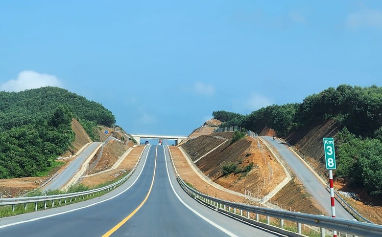 Quảng Trị - Huế: Khởi c&ocirc;ng dự &aacute;n mở rộng cao tốc Cam Lộ - La Sơn v&agrave; dự &aacute;n NOXH- Ảnh 1.