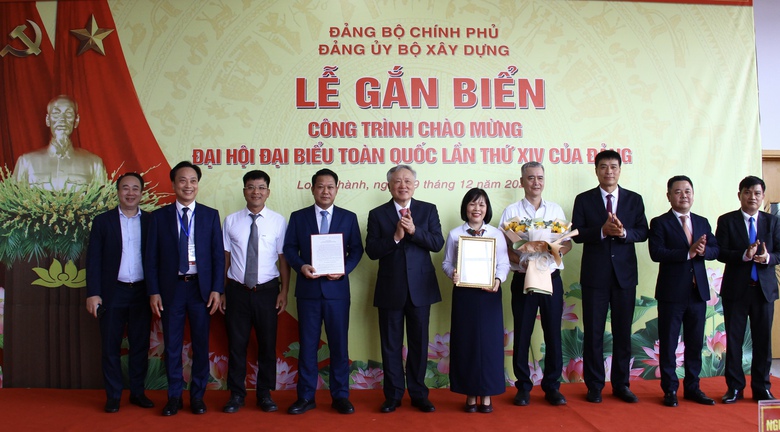 Ph&oacute; Thủ tướng Nguyễn H&ograve;a B&igrave;nh dự lễ gắn biển tại c&ocirc;ng tr&igrave;nh quản l&yacute; bay s&acirc;n bay Long Th&agrave;nh- Ảnh 2.