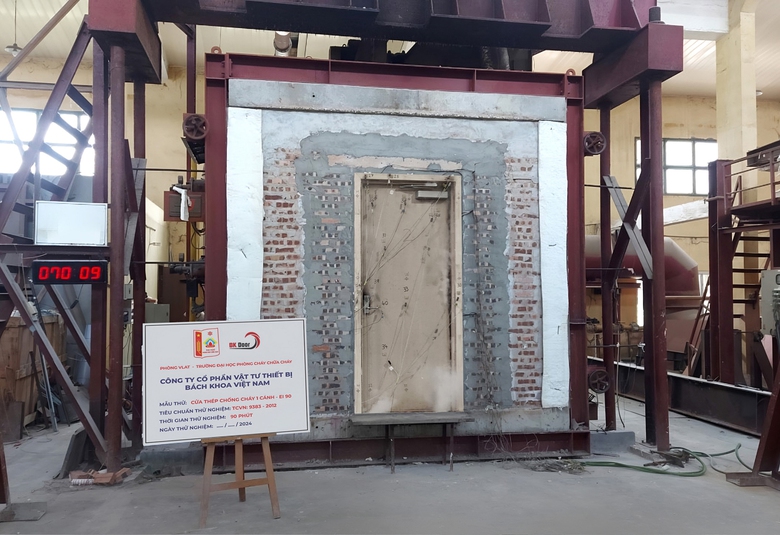 Cửa chống ch&aacute;y BK Door - An to&agrave;n đạt chuẩn- Ảnh 1.