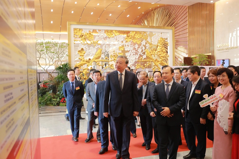 Nhiều dấu ấn nổi bật của ng&agrave;nh Tuy&ecirc;n gi&aacute;o v&agrave; D&acirc;n vận trong năm 2025- Ảnh 1.
