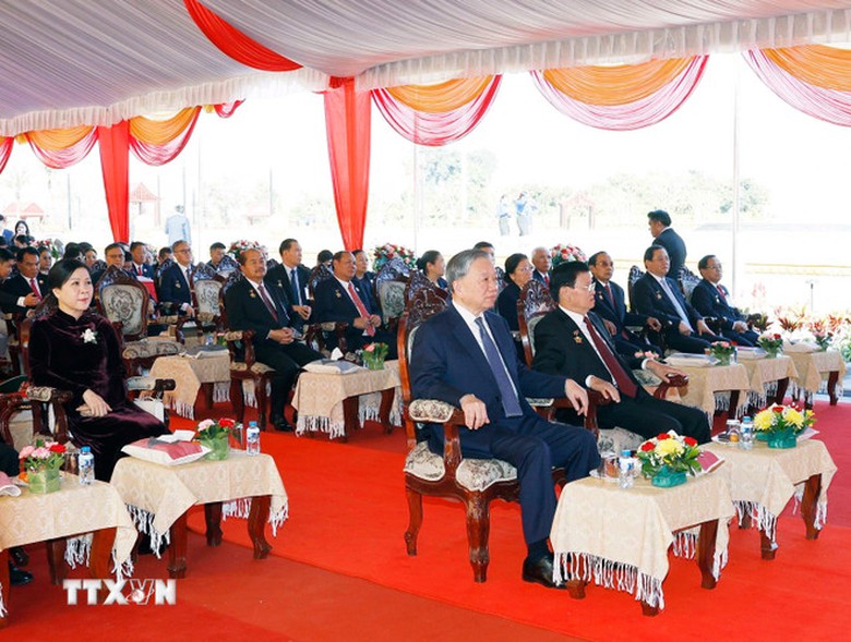 Tổng B&iacute; thư dự Lễ kh&aacute;nh th&agrave;nh C&ocirc;ng vi&ecirc;n Hữu nghị L&agrave;o - Việt Nam ở Vientiane- Ảnh 2.