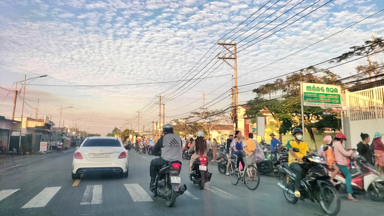 C&agrave; Mau: Thay mới nhiều đ&egrave;n b&aacute;o hiệu đường bộ, đảm bảo an to&agrave;n c&aacute;c n&uacute;t giao- Ảnh 2.