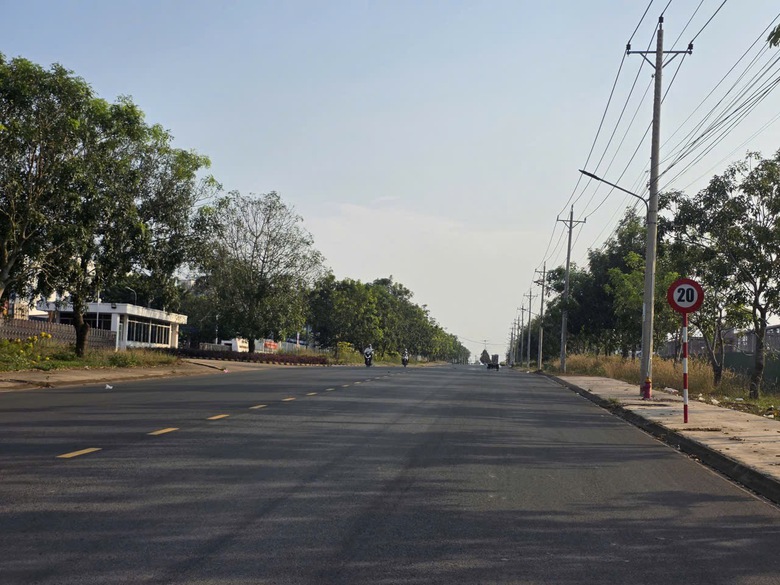 Bất cập biển b&aacute;o tốc độ 20km/h trong KCN ở Đồng Nai: Đang được th&aacute;o gỡ ra sao?- Ảnh 7.