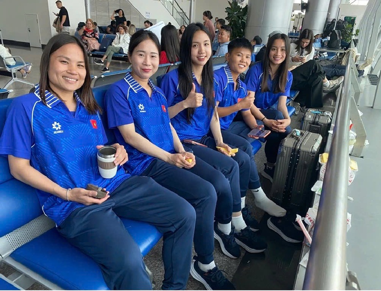 Đội tuyển nữ Việt Nam bắt đầu h&agrave;nh tr&igrave;nh bảo vệ tấm HCV SEA Games 33 tại Th&aacute;i Lan- Ảnh 1.