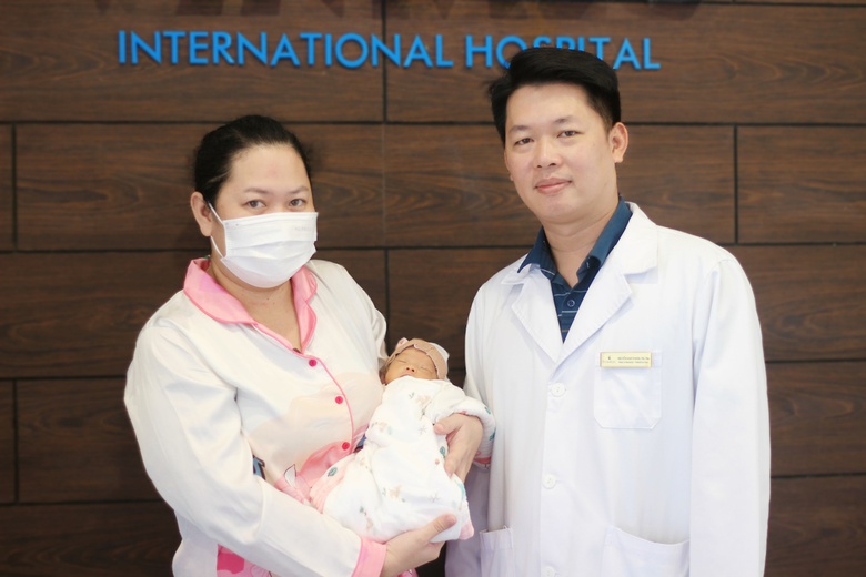 Gần 40 ng&agrave;y nỗ lực hồi sinh sự sống b&eacute; trai sinh non chỉ nặng hơn 1kg tại Vinmec Ph&uacute; Quốc- Ảnh 3.