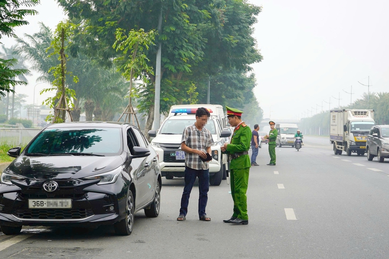 H&agrave; Nội: Đề xuất lắp camera phạt nguội &ocirc; t&ocirc; dừng, đỗ tr&agrave;n lan tại s&acirc;n bay Nội B&agrave;i- Ảnh 3.