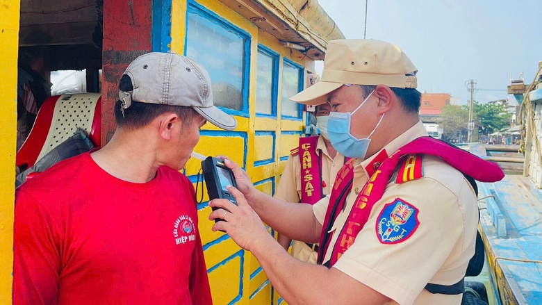 Gia Lai xử nghi&ecirc;m vi phạm, giảm tai nạn tr&ecirc;n biển- Ảnh 1.