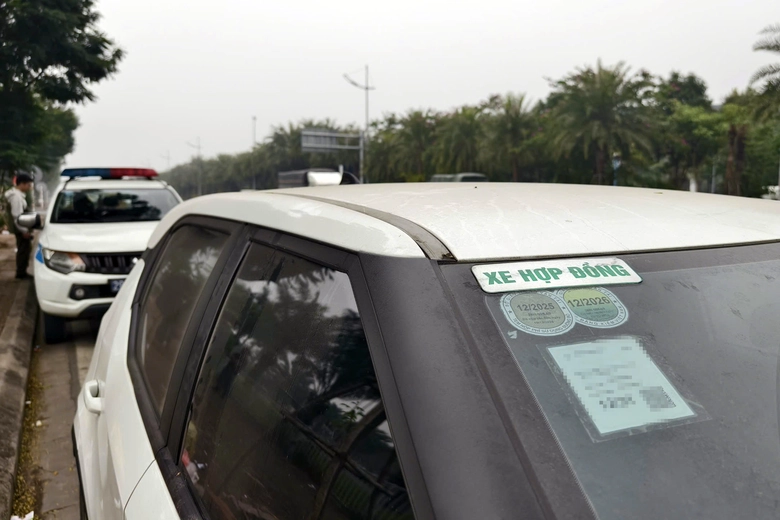 H&agrave; Nội: Đề xuất lắp camera phạt nguội &ocirc; t&ocirc; dừng, đỗ tr&agrave;n lan tại s&acirc;n bay Nội B&agrave;i- Ảnh 4.