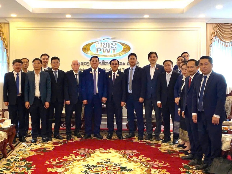 Bộ trưởng Trần Hồng Minh l&agrave;m việc với Bộ trưởng C&ocirc;ng ch&iacute;nh v&agrave; Vận tải L&agrave;o Leklay Sivilay- Ảnh 2.