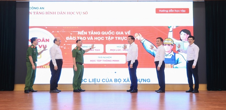 Năm 2025, Bộ Xây dựng cơ bản hoàn thành nhiệm vụ xây dựng 10 bộ cơ sở dữ liệu theo yêu cầu của Ban chỉ đạo Trung ương về phát triển khoa học, công nghệ, đổi mới sáng tạo và chuyển đổi số. Năm 2025, Bộ Xây dựng cơ bản hoàn thành nhiệm vụ xây dựng 10 bộ cơ sở dữ liệu theo yêu cầu của Ban chỉ đạo Trung ương về phát triển khoa học, công nghệ, đổi mới sáng tạo và chuyển đổi số.