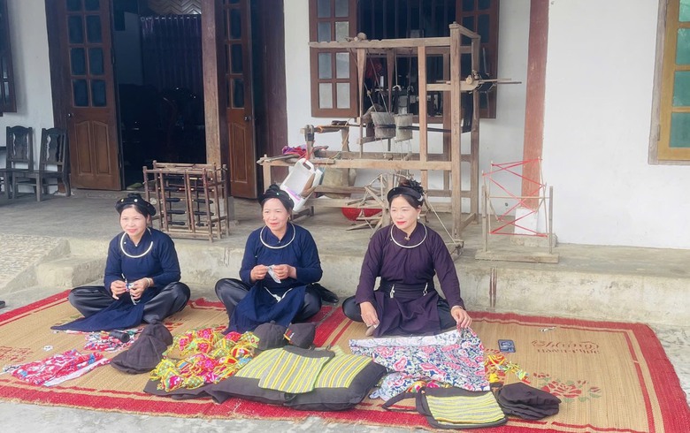 Phụ nữ T&agrave;y dẫn nhịp du lịch cộng đồng v&ugrave;ng đệm Ba Bể- Ảnh 4.