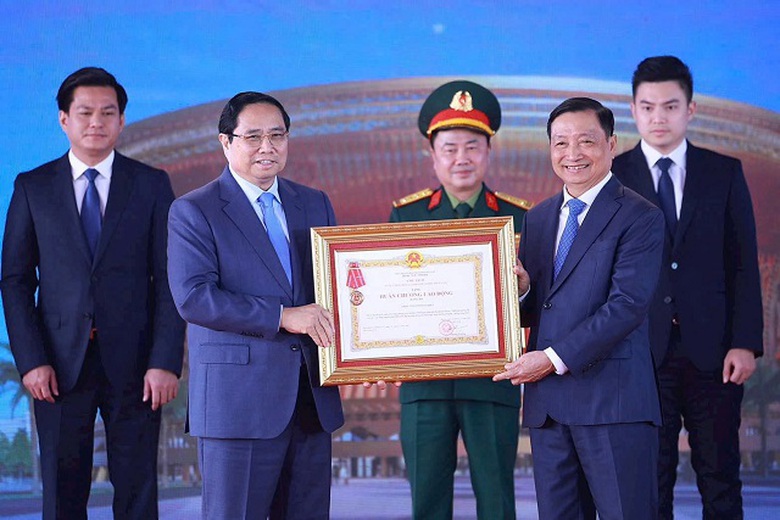 Đ&oacute;ng g&oacute;p lớn cho dự &aacute;n hạ tầng trọng điểm, nh&agrave; thầu LIZEN đ&oacute;n Hu&acirc;n chương Lao động hạng Ba- Ảnh 1.