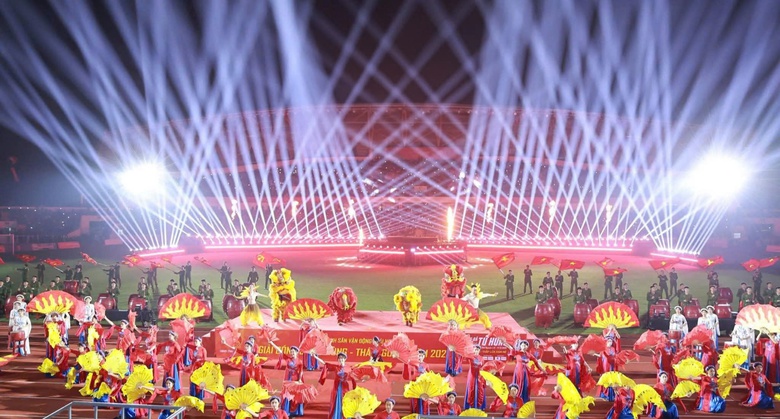 Th&aacute;i Nguy&ecirc;n rực s&aacute;ng trong đ&ecirc;m khai mạc Giải Tứ h&ugrave;ng 2025- Ảnh 6.