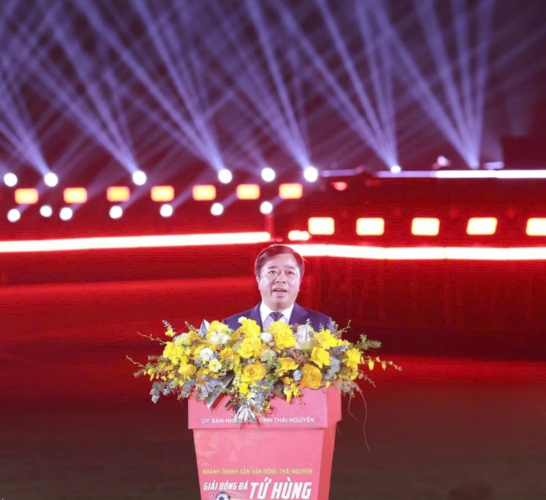 Th&aacute;i Nguy&ecirc;n rực s&aacute;ng trong đ&ecirc;m khai mạc Giải Tứ h&ugrave;ng 2025- Ảnh 1.