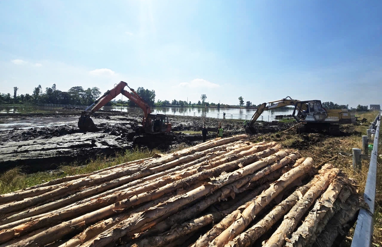 Người d&acirc;n phấn khởi ng&agrave;y đầu cao tốc Cần Thơ - Hậu Giang đưa v&agrave;o khai th&aacute;c- Ảnh 5.