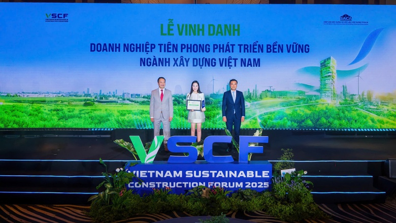 CC1 được vinh danh trong Top 3 doanh nghiệp phát triển bền vững ngành Xây dựng- Ảnh 2. CC1 được vinh danh trong Top 3 doanh nghiệp phát triển bền vững ngành Xây dựng- Ảnh 2.