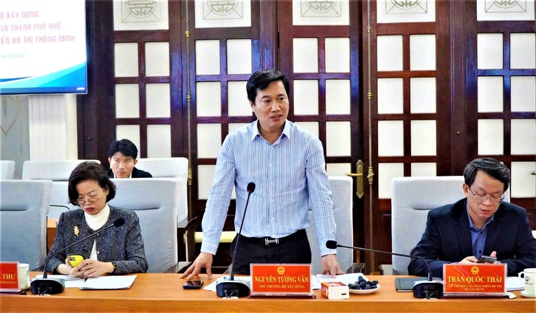 Thứ trưởng Nguyễn Tường Văn: Huế phát triển đô thị thông minh gắn với quy hoạch và di sản- Ảnh 1. Thứ trưởng Nguyễn Tường Văn: Huế phát triển đô thị thông minh gắn với quy hoạch và di sản- Ảnh 1.