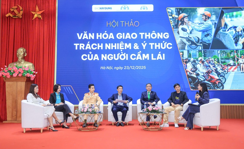 H&agrave; Nội siết quản l&yacute; t&agrave;i xế c&ocirc;ng nghệ: Camera AI gi&aacute;m s&aacute;t, vi phạm bị xử l&yacute; ngay- Ảnh 1.