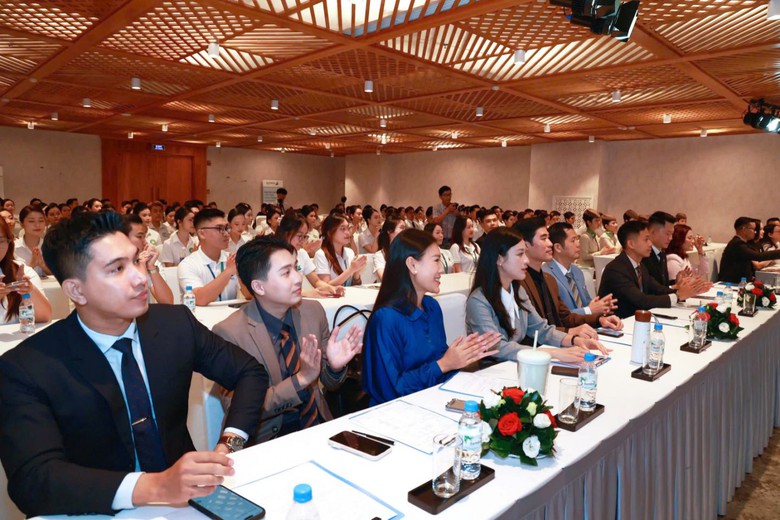 Bamboo Airways khởi động h&agrave;nh tr&igrave;nh tuyển dụng tiếp vi&ecirc;n h&agrave;ng kh&ocirc;ng quy m&ocirc; lớn tại TP.HCM- Ảnh 8.