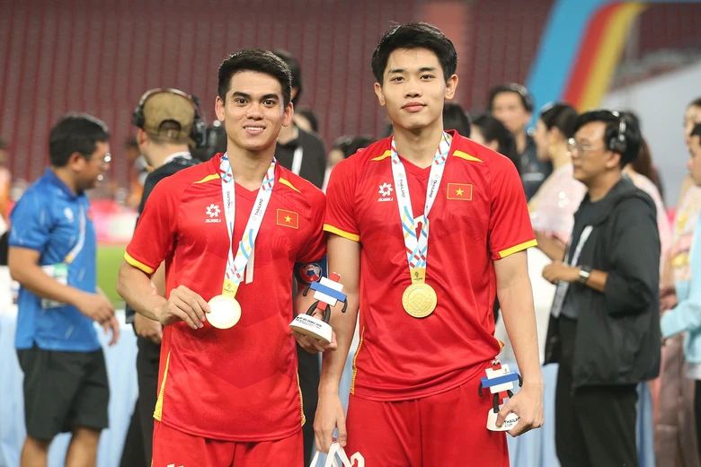 Lộ diện top 5 Quả bóng Vàng Việt Nam 2025- Ảnh 1. Lộ diện top 5 Quả bóng Vàng Việt Nam 2025- Ảnh 1.