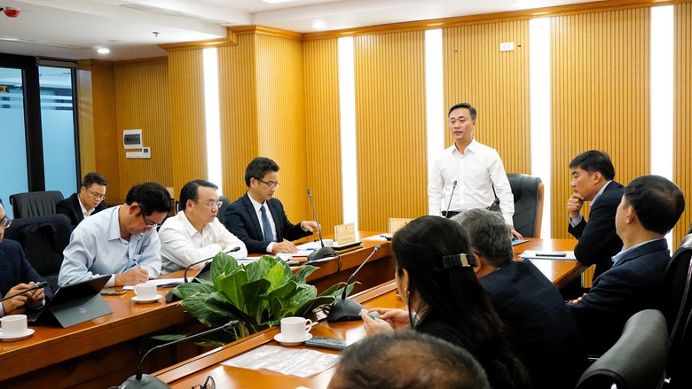 Thứ trưởng Nguyễn Việt H&ugrave;ng: Tập trung th&aacute;o gỡ kh&oacute; khăn, th&uacute;c đẩy doanh nghiệp ph&aacute;t triển- Ảnh 1.