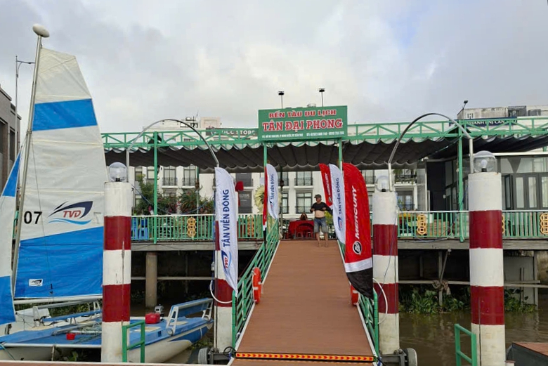 Khai trương bến t&agrave;u du lịch, kh&aacute;m ph&aacute; s&ocirc;ng nước Cần Thơ- Ảnh 1.