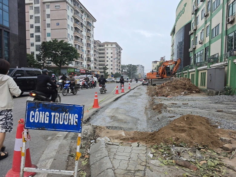 H&agrave; Nội khẩn trương mở rộng vỉa h&egrave;, giảm &ugrave;n tắc khu vực Bến xe Nước Ngầm- Ảnh 2.