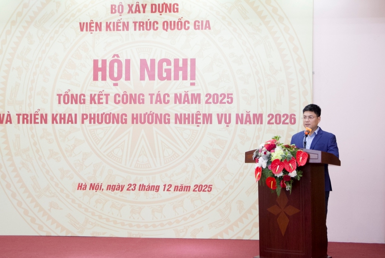 Trưởng Ph&ograve;ng Quản l&yacute; khoa học &ndash; kỹ thuật v&agrave; dữ liệu Nguyễn Quốc Ho&agrave;ng tham luận tại Hội nghị.