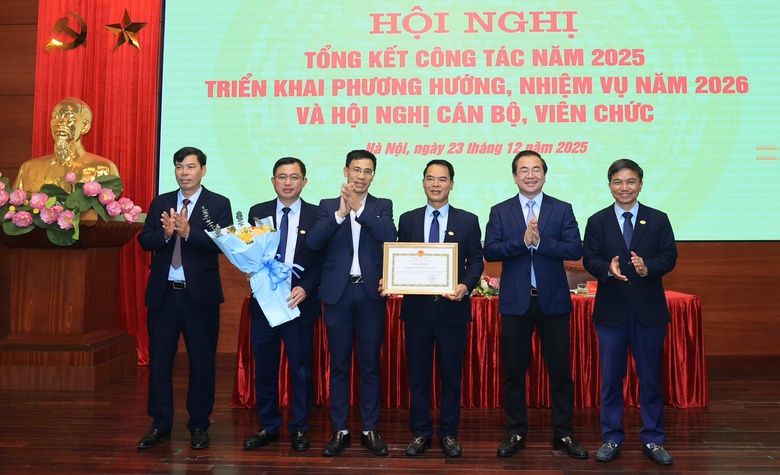 Ban QLDA Đường sắt chủ động, quyết liệt triển khai khối lượng công việc lớn trong năm 2025- Ảnh 3. Ban QLDA Đường sắt chủ động, quyết liệt triển khai khối lượng công việc lớn trong năm 2025- Ảnh 3.