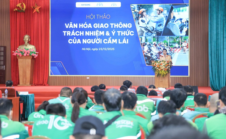 Xây dựng văn hóa giao thông từ ý thức tự giác của người cầm lái- Ảnh 1. Xây dựng văn hóa giao thông từ ý thức tự giác của người cầm lái- Ảnh 1.