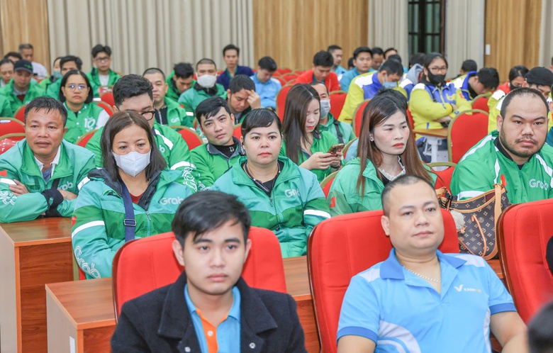 Văn hóa giao thông phải bắt đầu từ trách nhiệm cá nhân người cầm lái- Ảnh 1. Văn hóa giao thông phải bắt đầu từ trách nhiệm cá nhân người cầm lái- Ảnh 1.