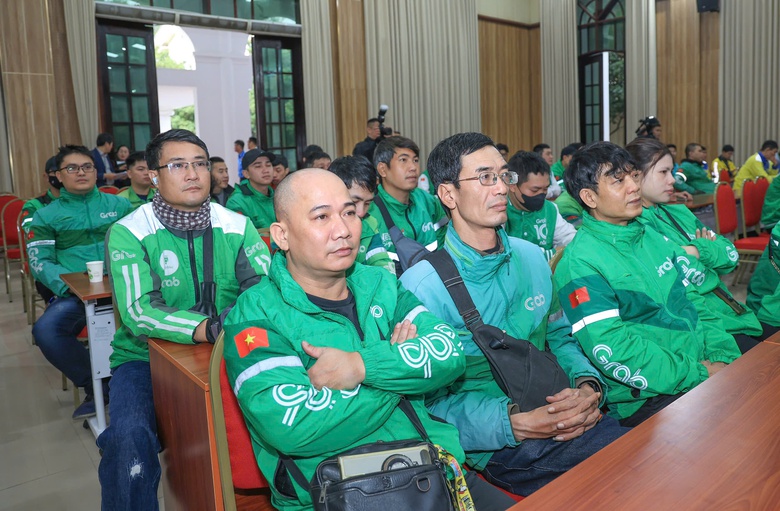 V&igrave; sao t&agrave;i xế xe c&ocirc;ng nghệ hay vi phạm giao th&ocirc;ng?- Ảnh 1.
