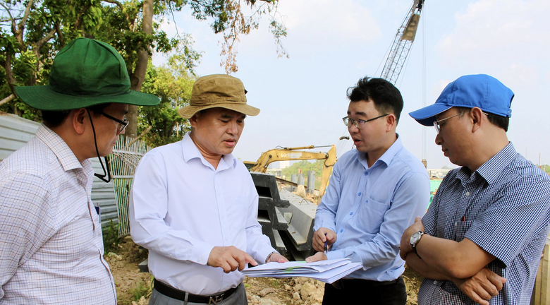 Đồng Nai phát lệnh “3 ca, 4 kíp” chạy đua nước rút giải ngân 3.400 tỷ đồng còn lại- Ảnh 4. Đồng Nai phát lệnh “3 ca, 4 kíp” chạy đua nước rút giải ngân 3.400 tỷ đồng còn lại- Ảnh 4.