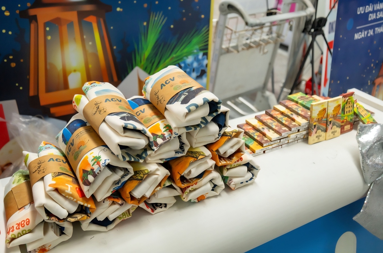 Tưng bừng kh&ocirc;ng kh&iacute; Gi&aacute;ng sinh, ch&agrave;o đ&oacute;n năm mới tại Cảng h&agrave;ng kh&ocirc;ng quốc tế Đ&agrave; Nẵng- Ảnh 4.