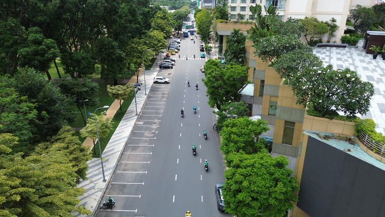 TP.HCM th&uacute;c đẩy đầu tư trụ sạc, tủ đổi pin từ hạ tầng giao th&ocirc;ng hiện hữu- Ảnh 2.