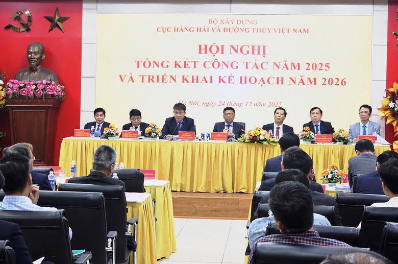 Thứ trưởng Nguyễn Xu&acirc;n Sang: Nh&acirc;n sự h&agrave;ng hải v&agrave; đường thuỷ phải "vừa hồng, vừa chuy&ecirc;n"- Ảnh 3.