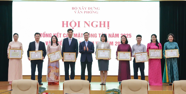 Thứ trưởng Nguyễn Việt H&ugrave;ng: Văn ph&ograve;ng Bộ l&agrave; "trung t&acirc;m điều phối", giữ mạch điều h&agrave;nh- Ảnh 4.